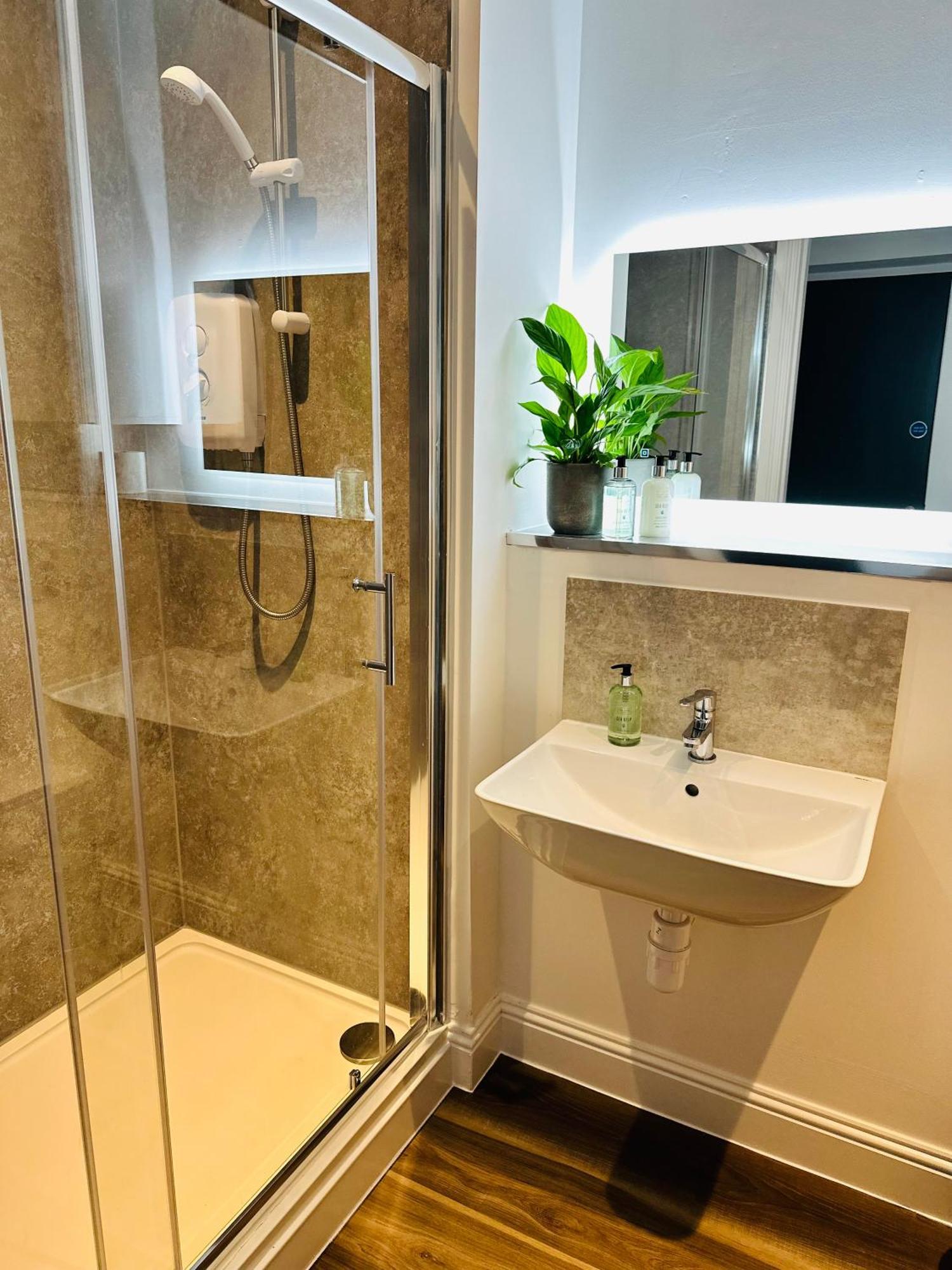 Barnet House Serviced Apartments Dunfermline Exterior foto