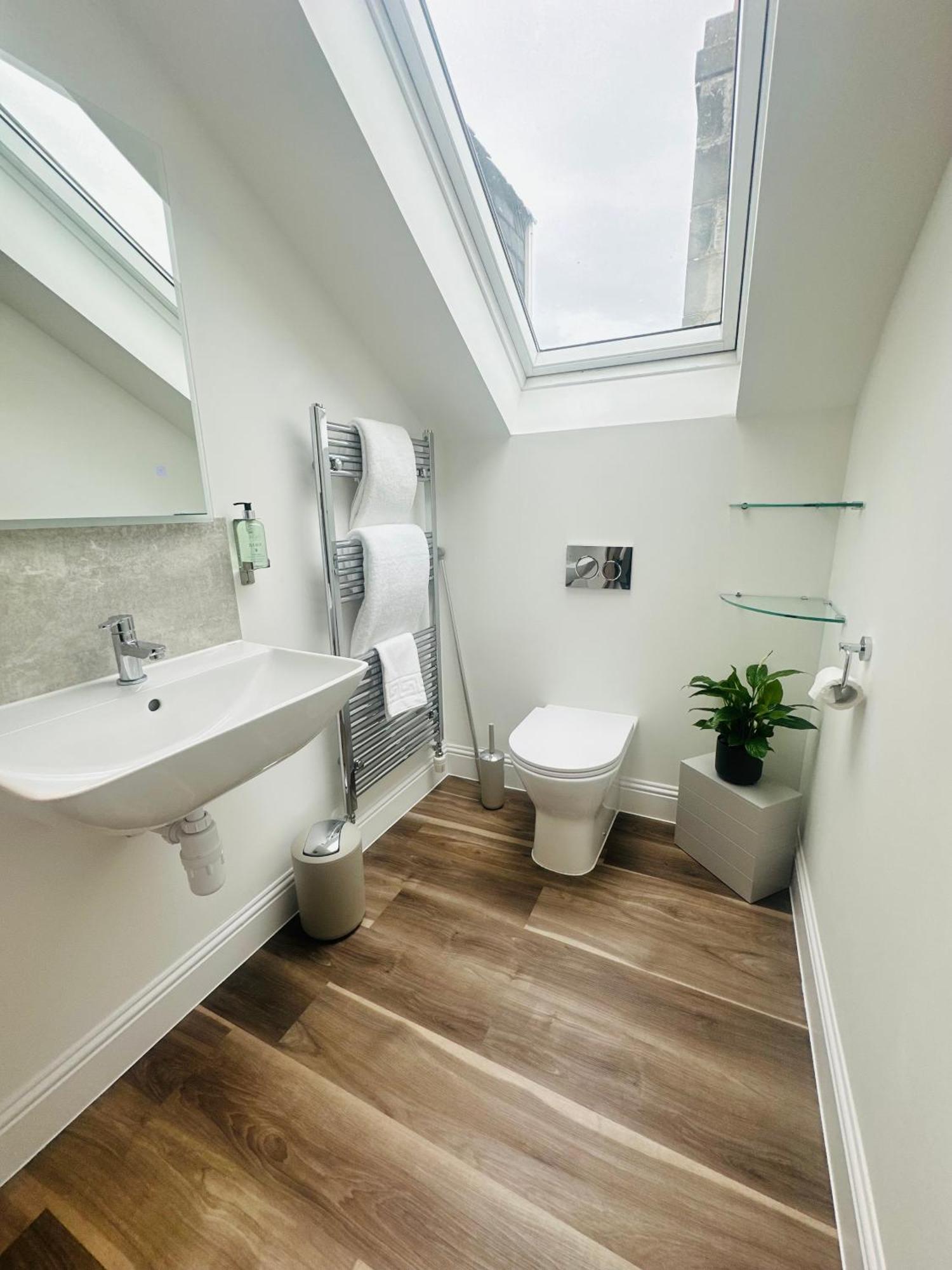 Barnet House Serviced Apartments Dunfermline Exterior foto